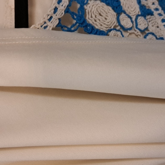 Kings Road Blue and White Floral Crochet Dress - Picture 3 of 4